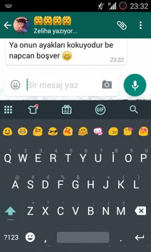 Kızların abazası kahkahaya soktu!!!