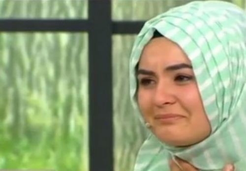 Gelin adayı öyle bir şey yaptıki... Esra erol canlı yayından kovdu!