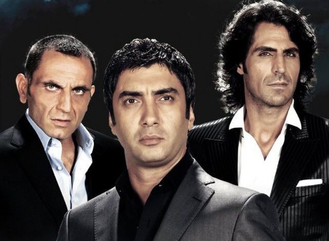 KURTLAR VADİSİNİN POLAT'I ÇATI KATINDA... HAYRANLARI ŞOKTA !