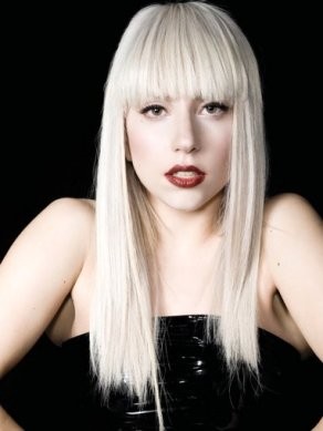 Lady Gaga uğradığı tecavüzü anlattı