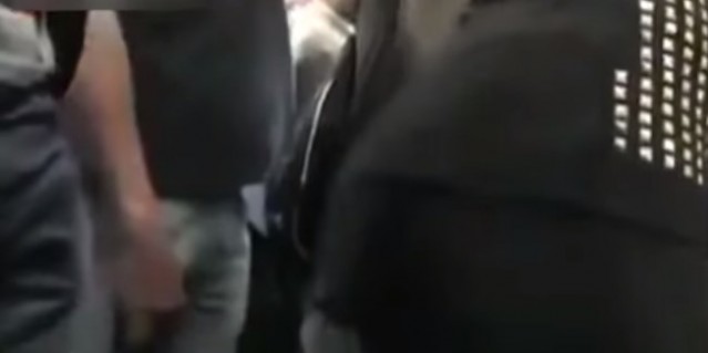 Metroda tacize uğrayan kadın öyle bir şey yaptı ki! Tüm dünya bunu konuşuyor!