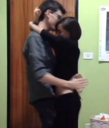 Karısından Şüphelenince Odaya Gizli Kamera Koydu Ve .. Olay Yaratan Görüntüler!