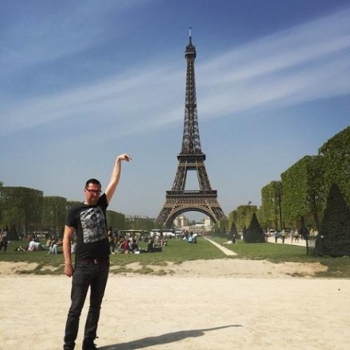 Paris'e gittiğine bin pişman oldu!