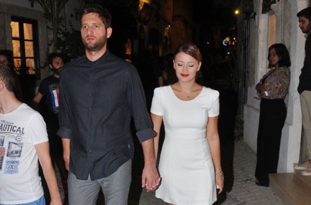 Gizem Karaca gönlünü bakın kime kaptırmış!