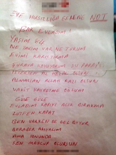 KURAN'IN İÇİNDEN ÇIKAN NOTLA ŞOK OLDULAR!