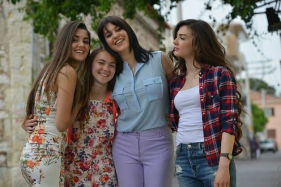Rol arkadaşlarını bile şaşırttı!