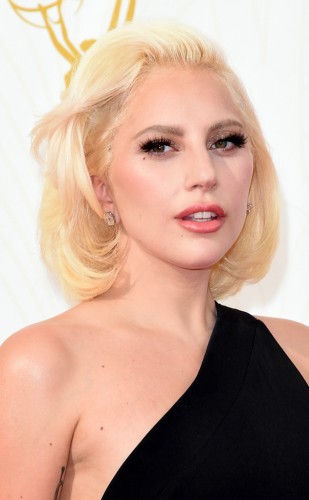 Lady Gaga uğradığı tecavüzü anlattı