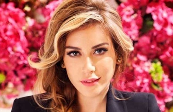 Sinem Kobal şaşırttı!