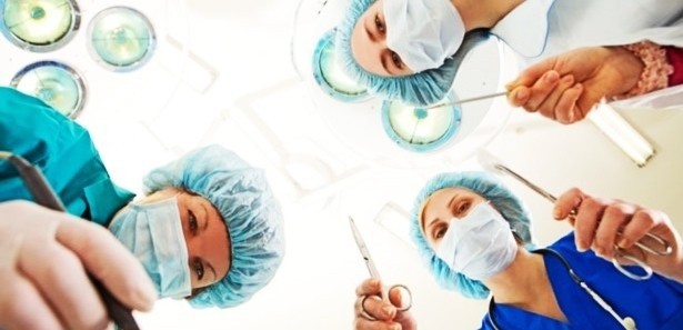 UYURKEN BOĞAZINA KAÇTI DOKTORLAR ŞOK OLDU...