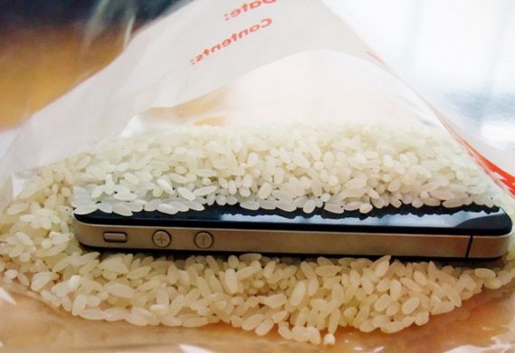 TELEFONUNU SUYA DÜŞÜRENLER DİKKAT!