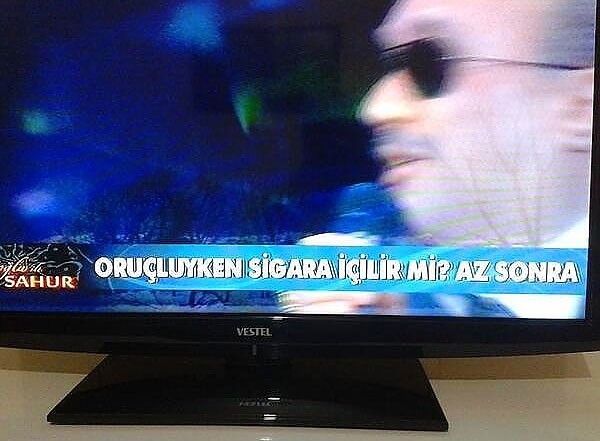 YA SİZDE HİÇ Mİ AKIL YOK ! CANLI YAYINDA ÖYLE BİR SORU SORDU Kİ, HOCA KÜFRETMEMEK İÇİN KENDİNİ ZOR TUTTU !
