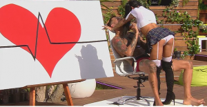 Kimin Eli Kimin Cebinde Belli Olmayan ve Aleni Seks Yapılan İngiltere'nin Kısmetse Olur Programı: Love Island