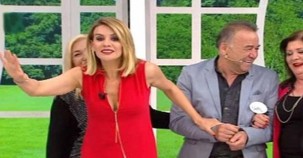 Esra Erol’da programında ilginç görüntüler yaşandı!!