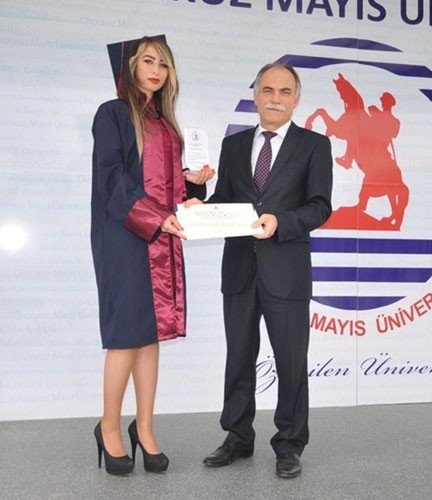 Şarkıcı Ceylan'ın kızı böyle görüntülendi!