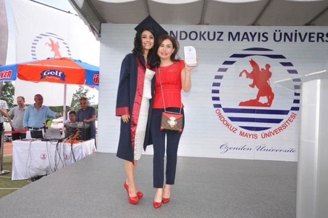 Şarkıcı Ceylan'ın kızı böyle görüntülendi!