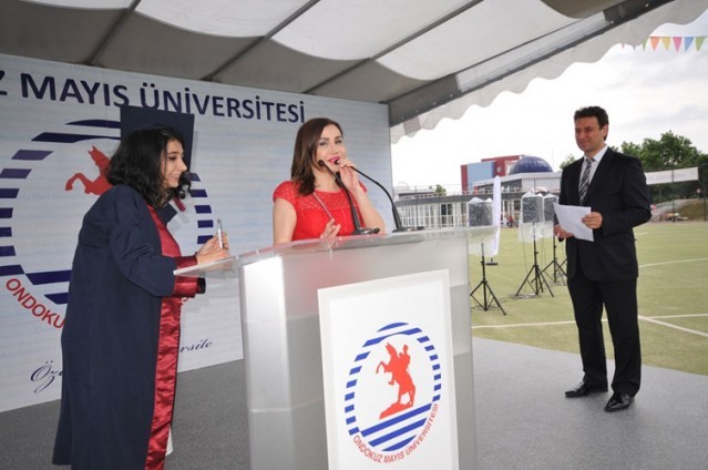 Şarkıcı Ceylan'ın kızı böyle görüntülendi!