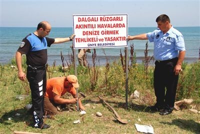 Zihin yakan uyarı levhaları!
