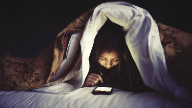 Uyumakta Güçlük mü Çekiyorsunuz? Suçlusu Cep Telefonunuz Olabilir