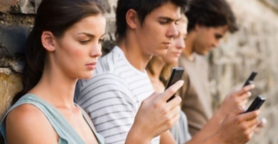 Uyumakta Güçlük mü Çekiyorsunuz? Suçlusu Cep Telefonunuz Olabilir