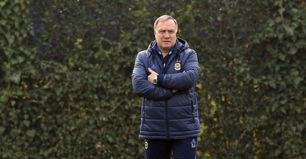 Advocaat Hollanda’ya gitti
