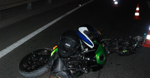 Motosiklet bariyerlere çarptı: 1 ölü, 1 yaralı
