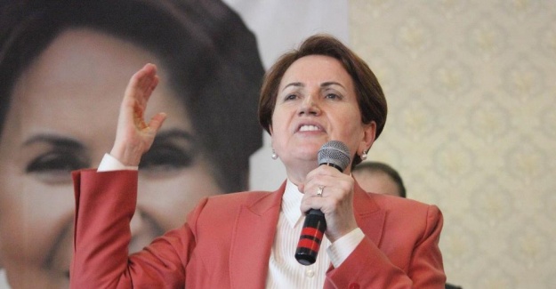 Boş salona seslendi