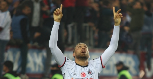 Cenk tarihe geçti!