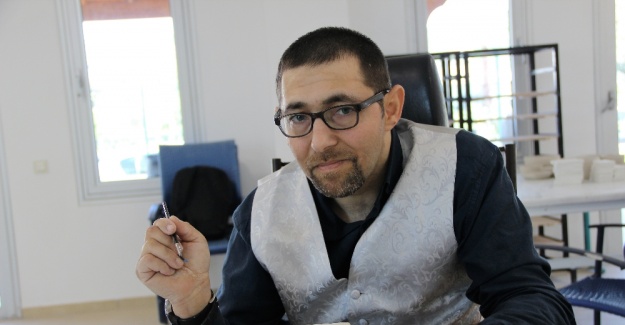 Emekli ikramiyesini çalıştığı vakfa bağışladı