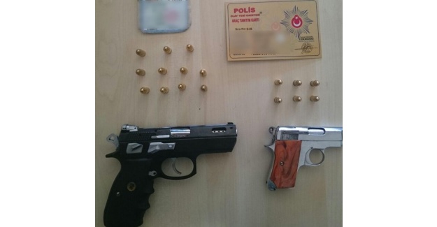 İstanbul’da 3 şüpheli sahte polis kimliğiyle yakalandı