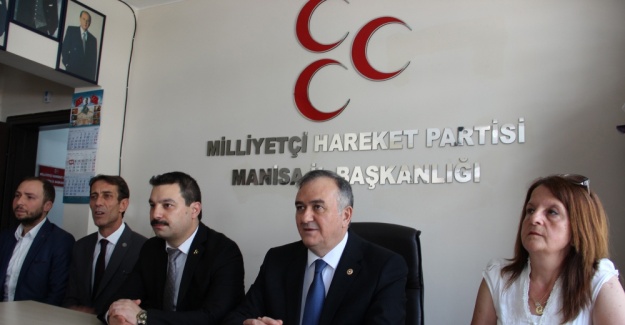 Akçay Kılıçdaroğlu’nun ‘Bozkurt’ işaretini yorumladı
