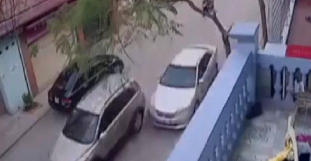 Önce motosiklete sonra yayaya çarptı