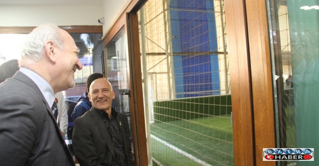 BAŞKAN ALTINOK ÖZ 17. BİRİMLER ARASI FUTBOL TURNUVASINI İZLEDİ