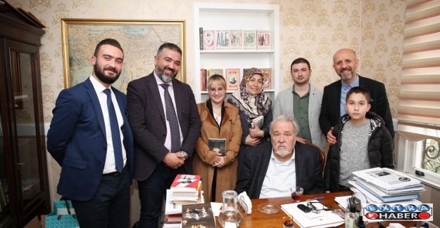 İLBER ORTAYLI MİNİK HAYRANIYLA BULUŞTU