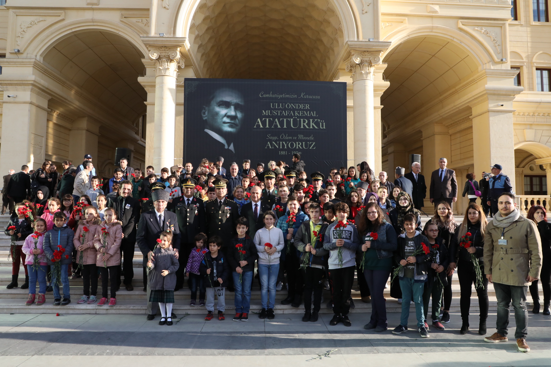 Atatürk sevgisini fotoğraflara anlattılar