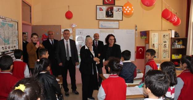 KAZIM KARABEKİR PAŞA´NIN KIZI: “VATANINIZI BAYRAĞINIZI SEVİNİZ”