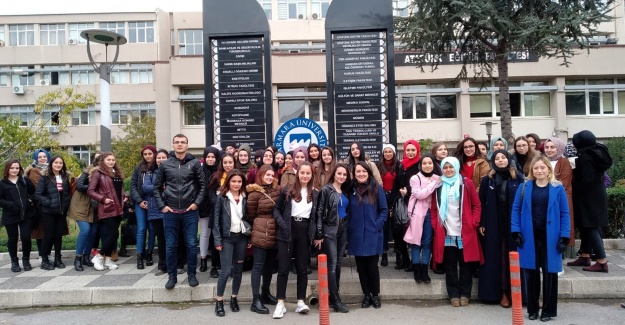 Liseli Öğrenciler Üniversitelerini Seçiyor
