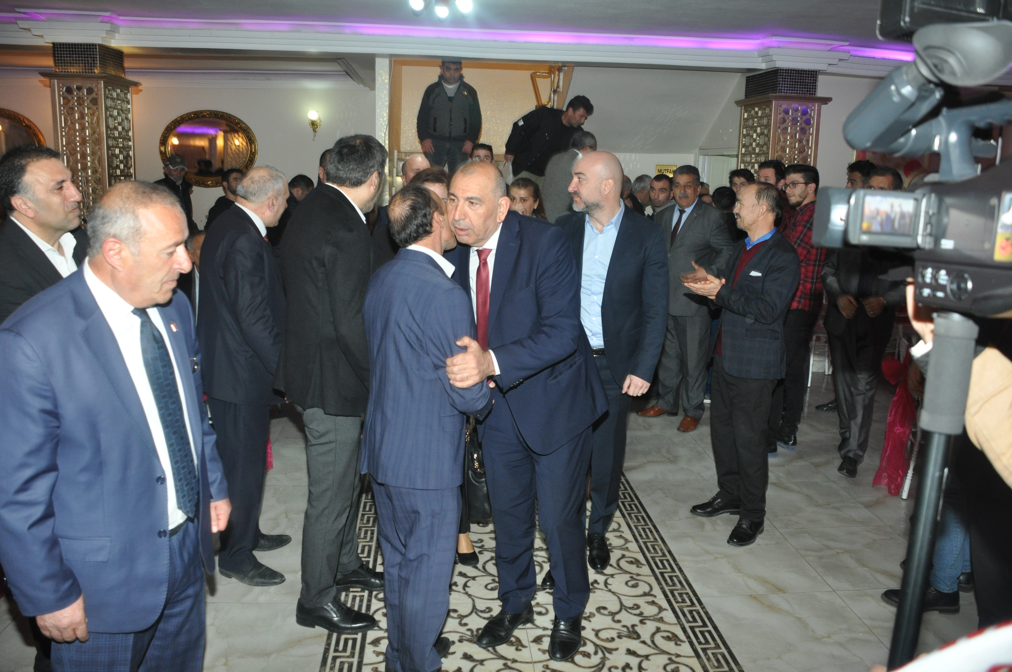 Akmugan: “Kutuplaşmaya İzin Vermeden Hep Birlikte Yaşayacağız”