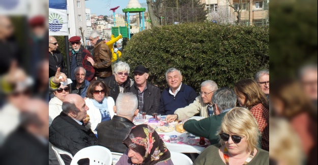 Muhtardan mahalleliye balık ziyafeti..!