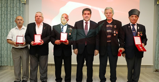 KIBRIS GAZİLERİNE MADALYALARI VERİLDİ