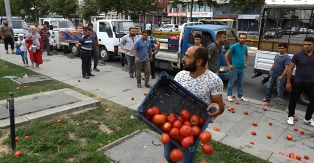 Sultangazi’de sebzeciler isyan etti