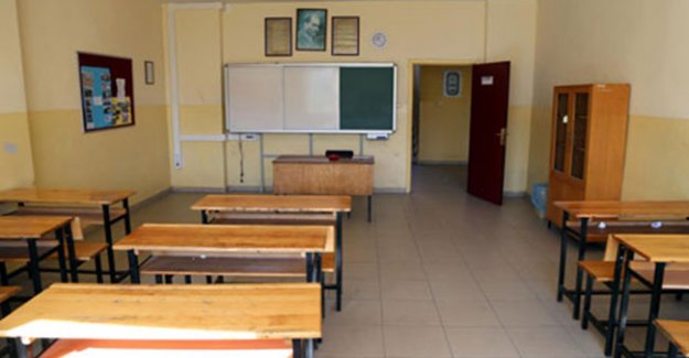 Otizmli öğrenciye ayrımcılık öğretmenİ sınıftan alınmayla sonuçlandı