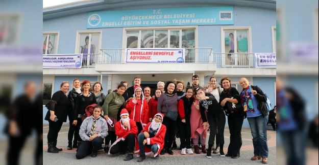 Yeni Yıla Umut Ve Neşeyle Giriyorlar