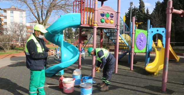 Yeşil alan düzenlemeleriyle Küçükçekmece'nin çehresi değişiyor