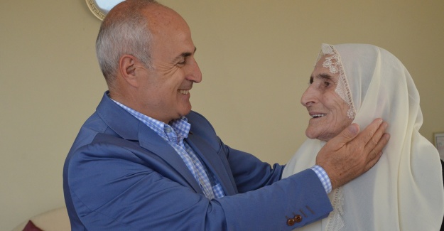 Akgün’den Anneler günü mesajı