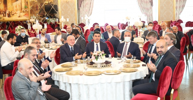 ‘Camilerimiz ilim ve irfanın merkezidir’