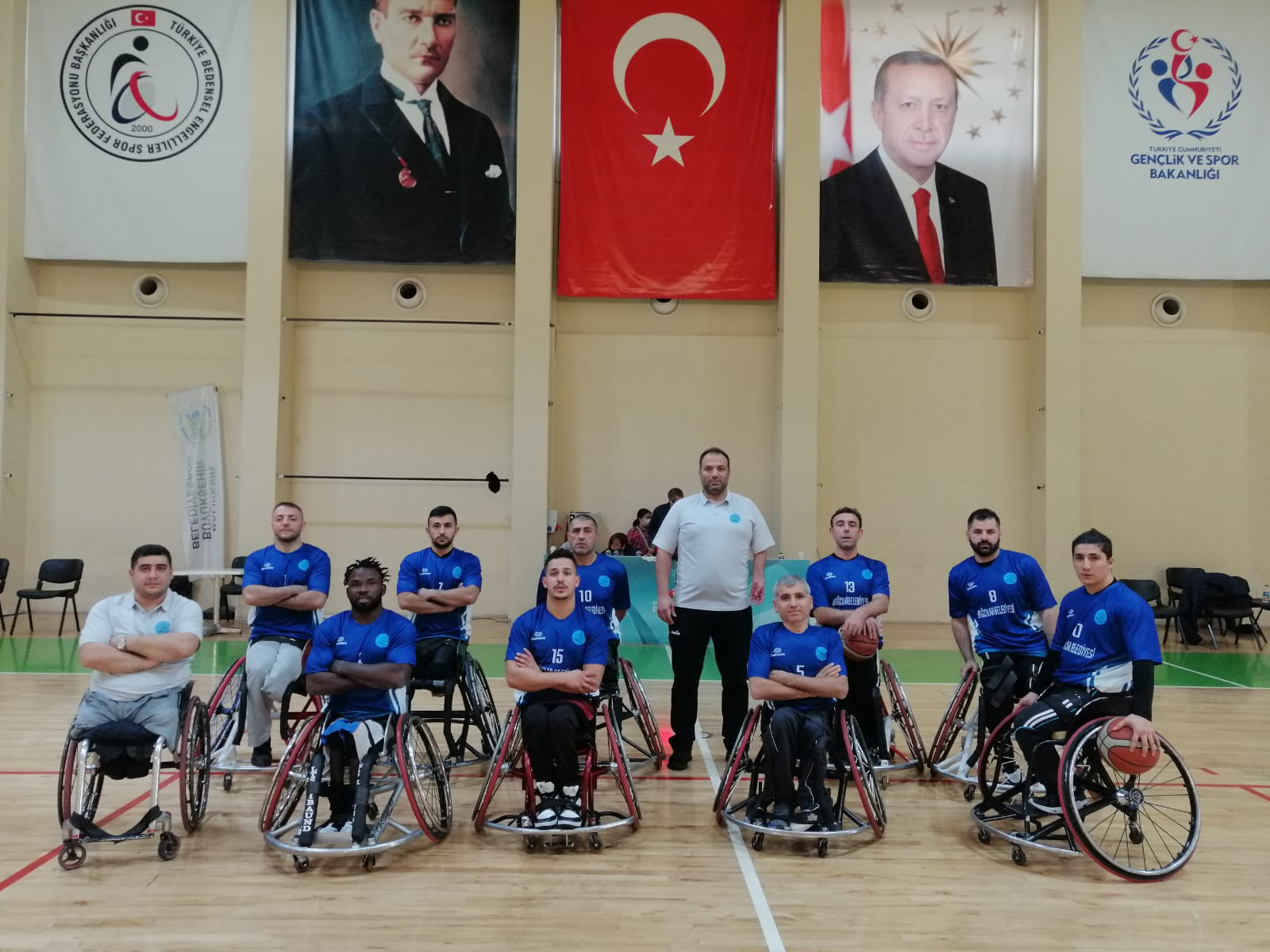 Mavi beyazlılar lige galibiyetle başladı