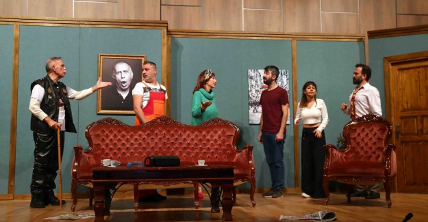 “Tam Oldu Derken” Bağcılar’da sahne aldı