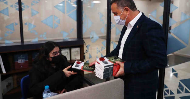 Lokman Çağırıcı’dan kitap hediyesi
