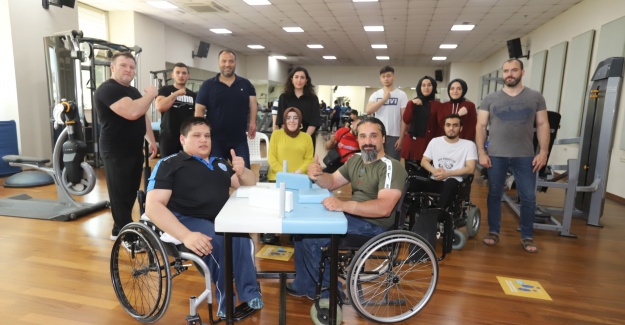 Demir bilekler kozlarını paylaştı