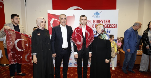 Sultangazi’de Coşkulu Asker Uğurlaması